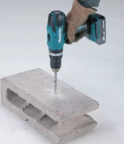 Perceuse Visseuse à Percussion MAKITA 18V Li-Ion 1.3Ah En Mallette ALU + KIT D'accessoires - HP457DWEX4 -Meilleur Outillage Magasin hp457